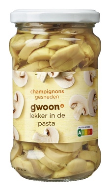 G'Woon g'woon cake gesneden