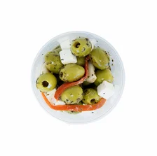 Groene olijven met zachte kaas