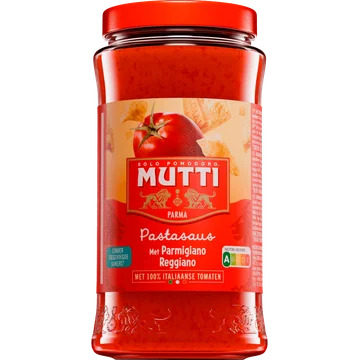 Mutti Pastasaus met parmigiano reggiano